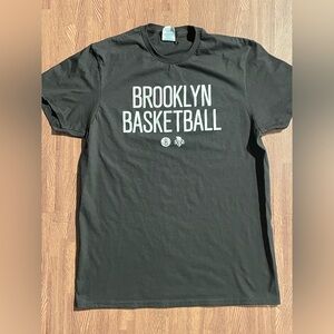 Brooklyn Nets / New York Liberty *NWOT* 100% Preshrunk Cotton TShirt Sz. Med